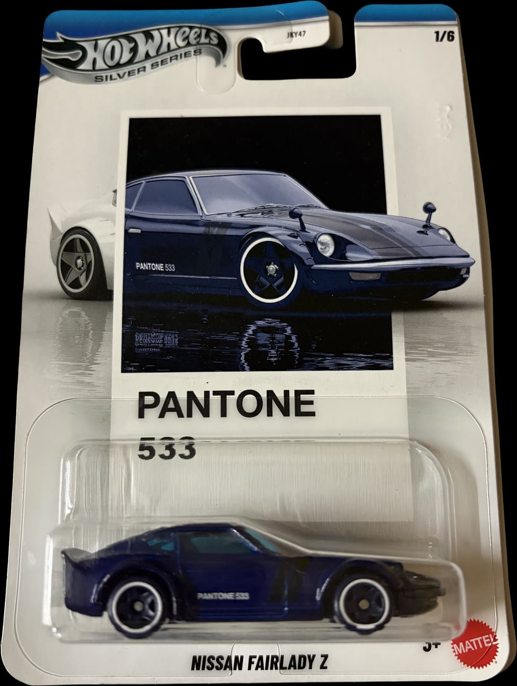 Nissan Fairlady Z (Pantone) on its card