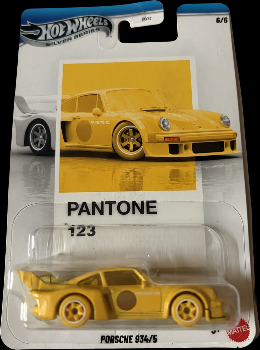 Porsche 934/5 (Pantone) on its card